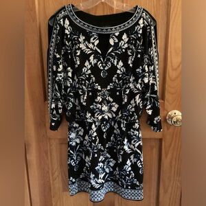 White House Black Market mini dress. Size S. Shoulder to hem measurement 33”.